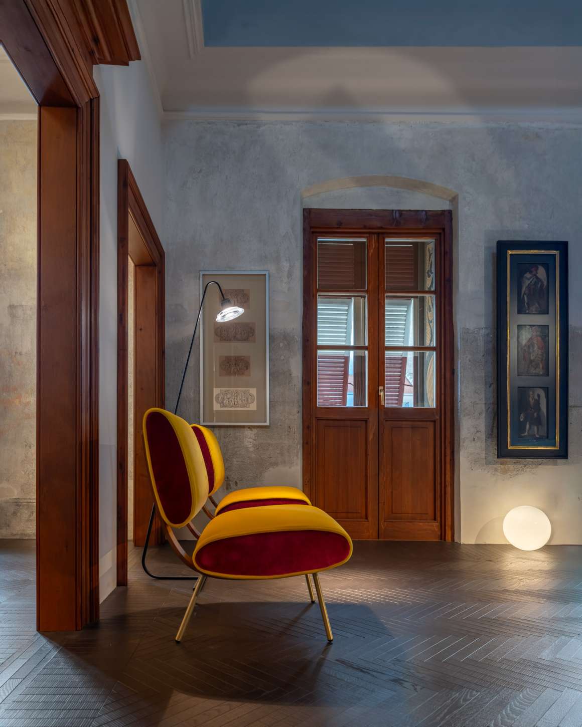 Soggiorno luci soffuse – arredo design Gio Ponti - progetto residenziale recupero edificio storico – studio di architettura Milano