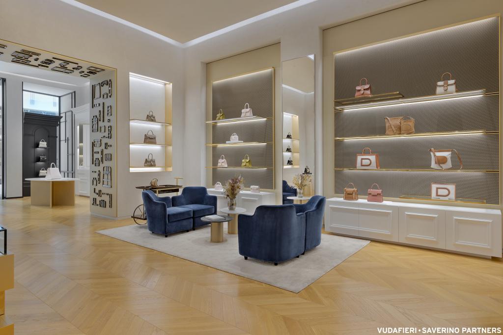 Delvaux Boutique, Dubai - Apparel/Beauty/Fashion Interior Design on Love  That Design